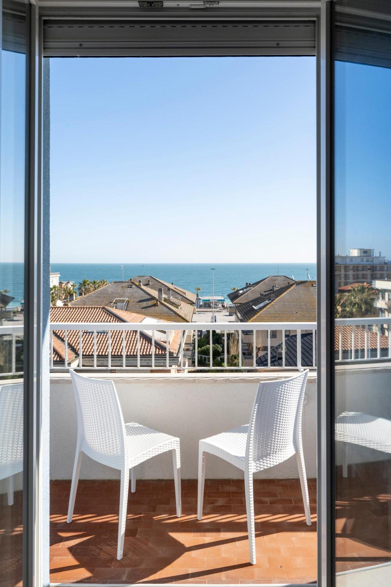 Hotel Mondial Porto Recanati Dış mekan fotoğraf