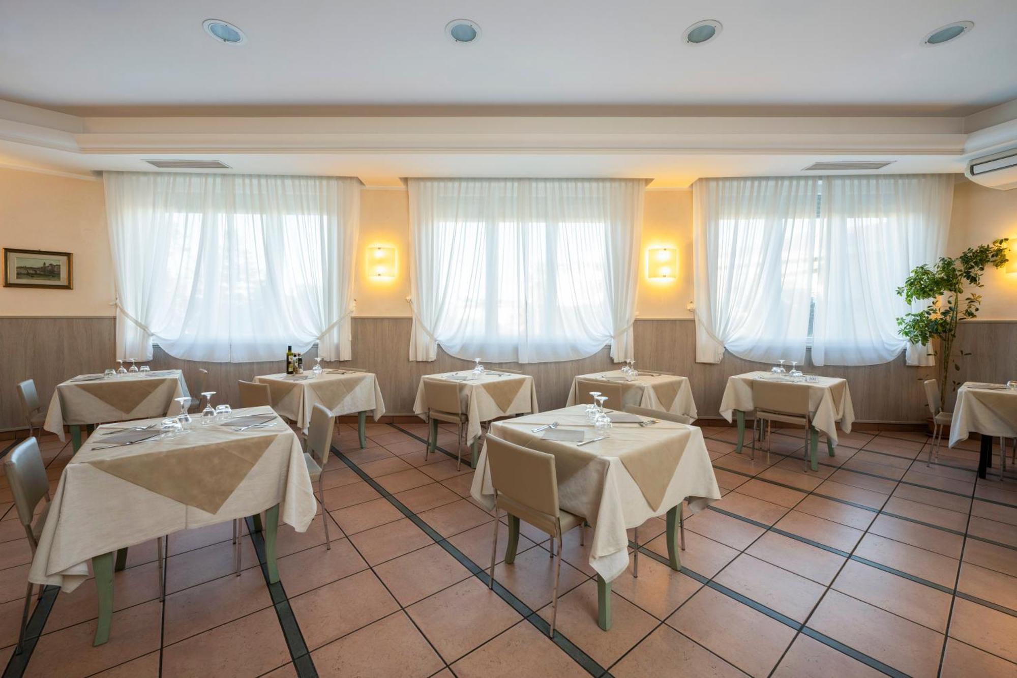 Hotel Mondial Porto Recanati Dış mekan fotoğraf