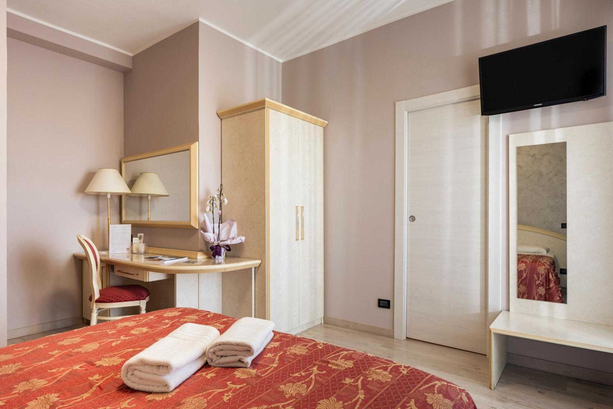 Hotel Mondial Porto Recanati Dış mekan fotoğraf