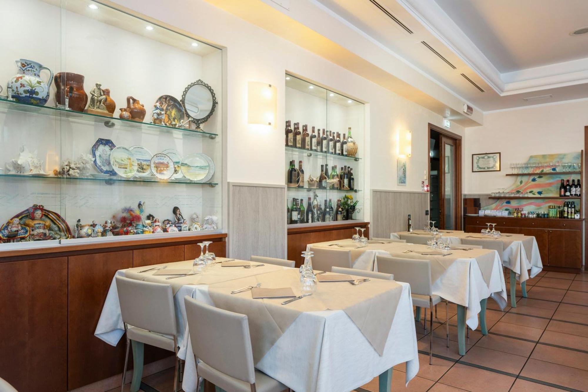 Hotel Mondial Porto Recanati Dış mekan fotoğraf