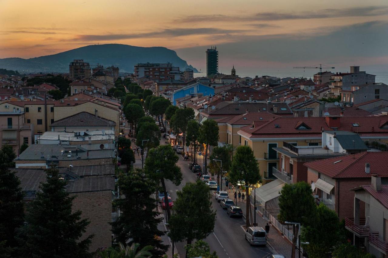 Hotel Mondial Porto Recanati Dış mekan fotoğraf