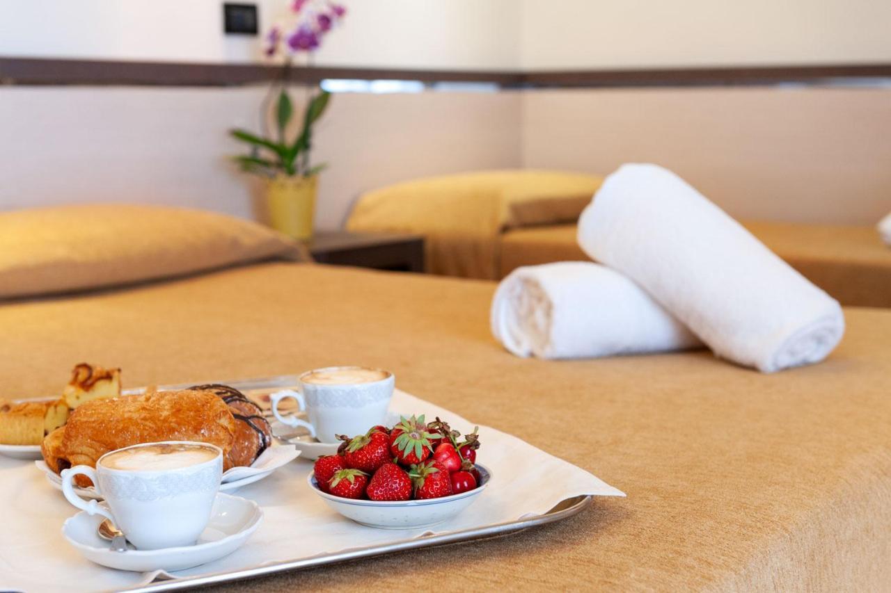 Hotel Mondial Porto Recanati Dış mekan fotoğraf