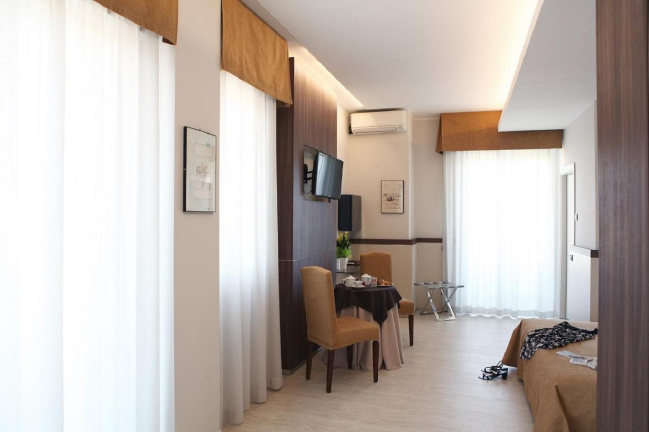 Hotel Mondial Porto Recanati Dış mekan fotoğraf
